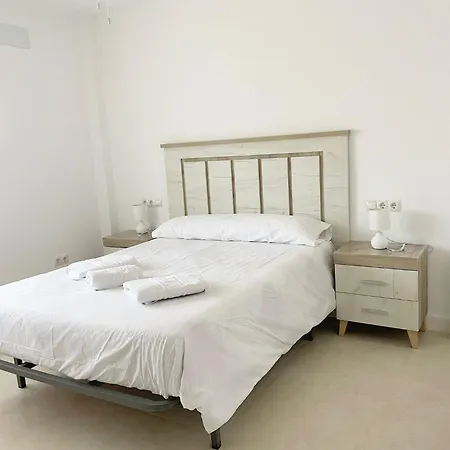 Amplio Apartamento En By Bebalmy شقة توريمولينوس